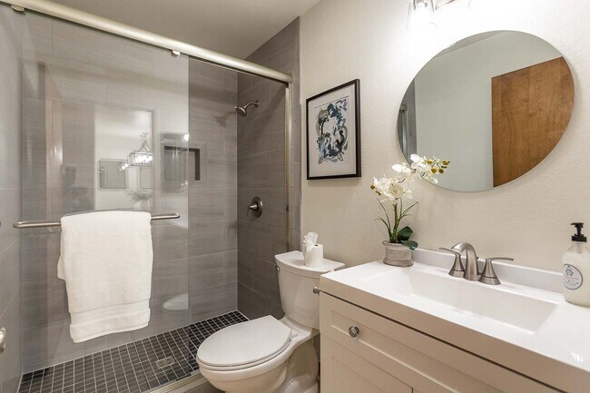 Foto del edificio - 680 Chorro St