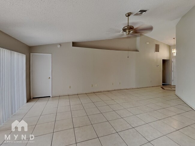Building Photo - 11211 Sailbrooke Dr