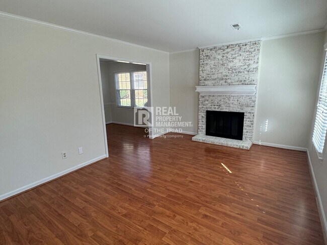Foto del edificio - One Level End Unit Townhome in Hamilton Vi...