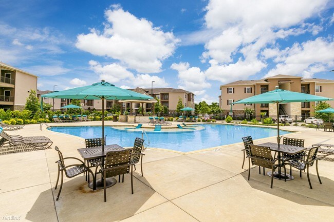 Foto del edificio - 3223 Spring Cypress Rd