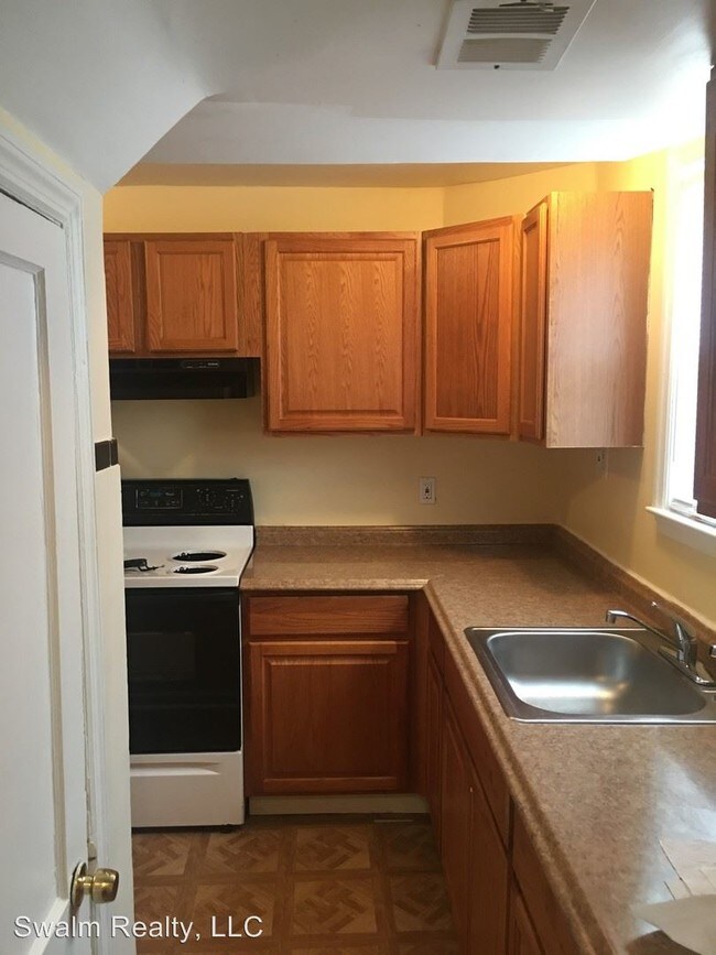 Building Photo - 3 br, 1 bath House - 12 S Rodney Dr