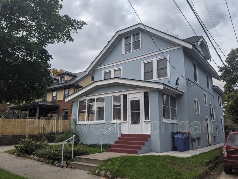 715 Benjamin Ave SE, Grand Rapids, MI 49506 House Rental in Grand