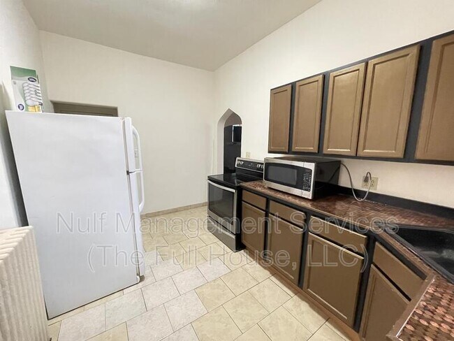 Foto del edificio - 132 Parkfield St