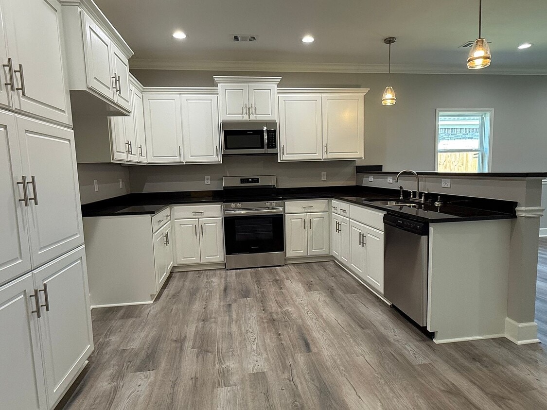 Foto principal - 1505 E Market Ave