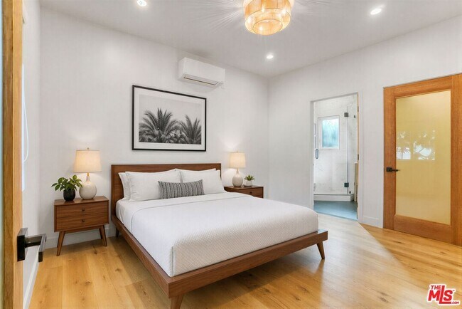 Foto del edificio - 13424 Debby St