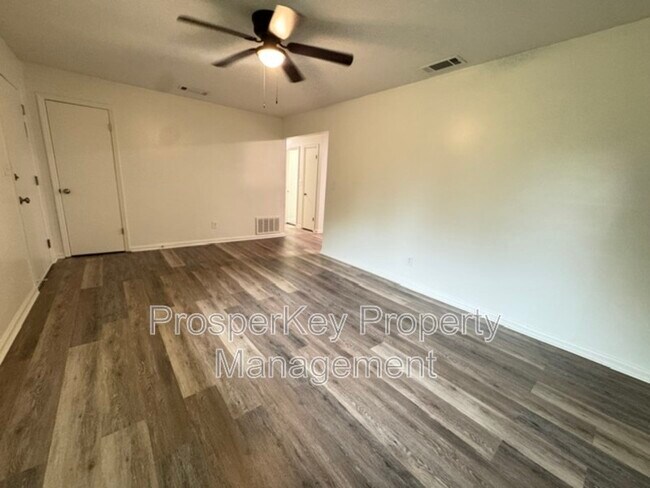Building Photo - 1526 Barcelona Dr