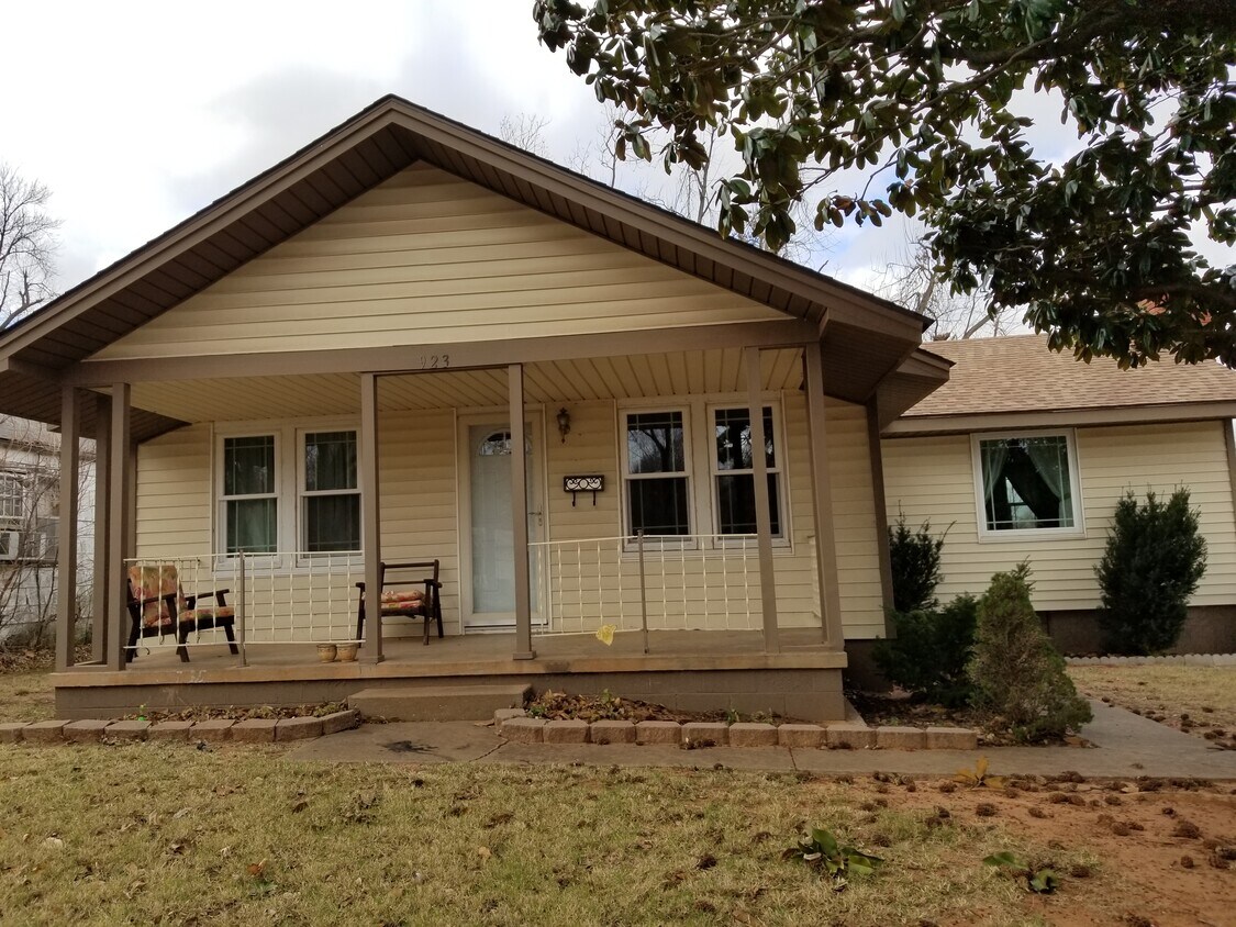 923 N Ash St, Guthrie, OK 73044 House Rental in Guthrie, OK