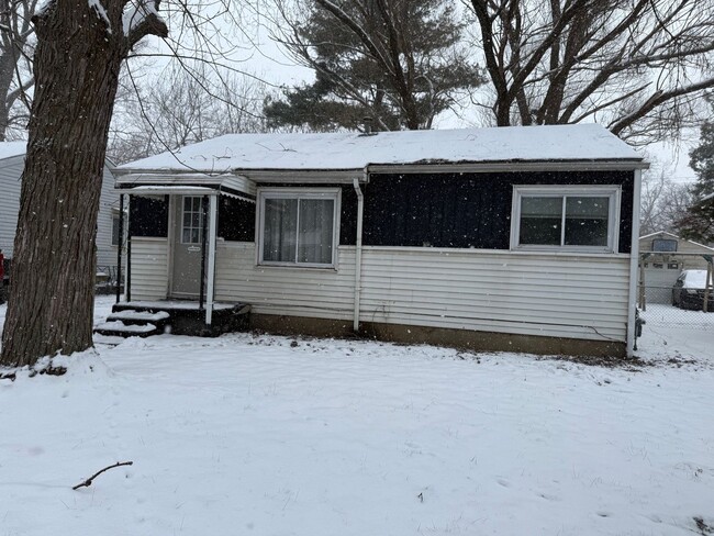 Foto del edificio - Affordable 2-Bedroom Gem in Flint – Detach...