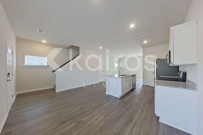 Building Photo - 2495 Banyon Cir