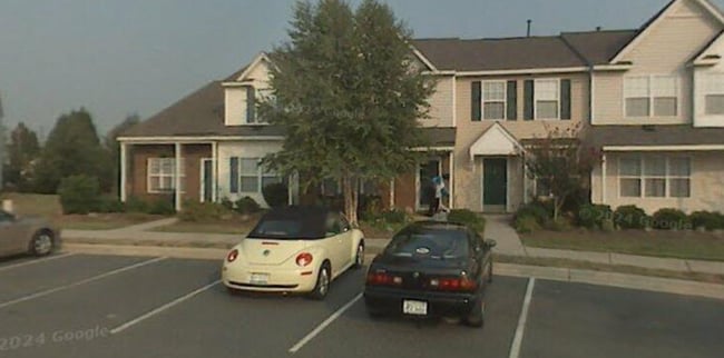 Building Photo - 3335 Kensington Pl