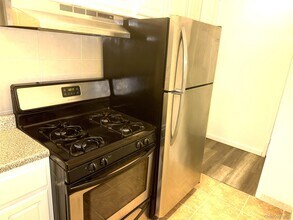 Building Photo - 181 Pearsall Dr