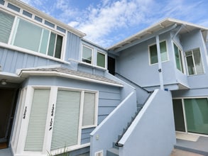 Building Photo - 1360-1364.5-13645 Pacific Beach Dr
