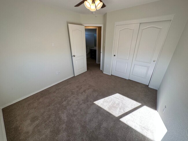 Foto del edificio - Cabezon Beauty | Large Yard | 2 Living Areas & Upstairs Loft | 1-year Lease | Coming Soon Pre-lea...