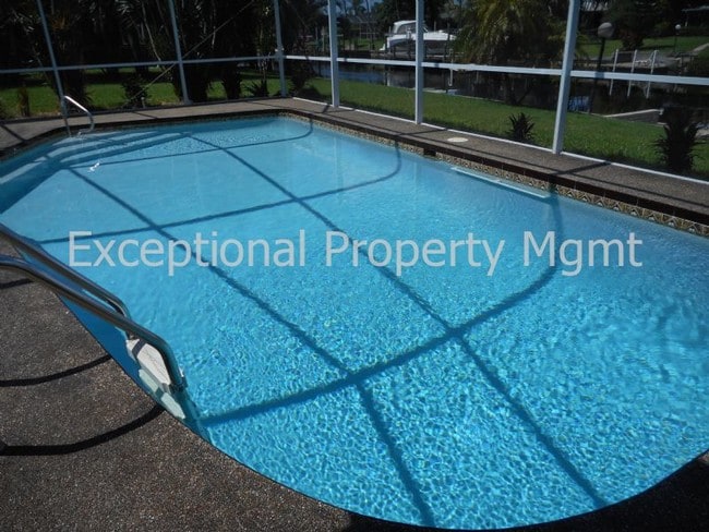 Spacious Home with Luxurious Primary Suite + Den on Oversized Gulf Access Lot! - Spacious Home with Luxurious Primary Suite + Den on Oversized Gulf Access Lot!