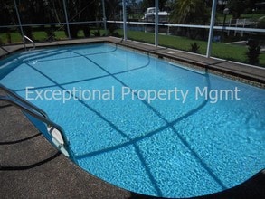 Building Photo - 3010 SE 19th Ave