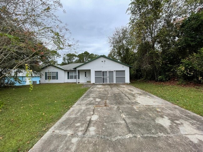 Foto del edificio - Lovely 3 Bedroom 2 Bath home in Deltona.  ...