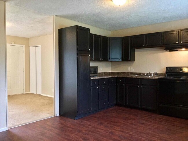 Building Photo - 8518 Meadowlark Dr