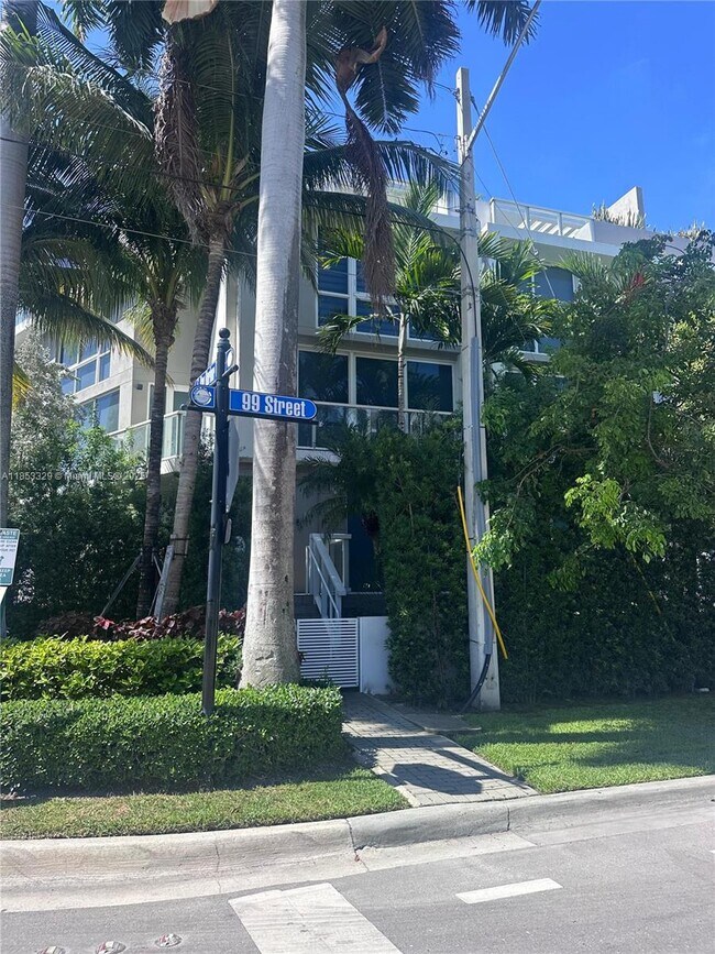 Foto del edificio - 1000 99th St