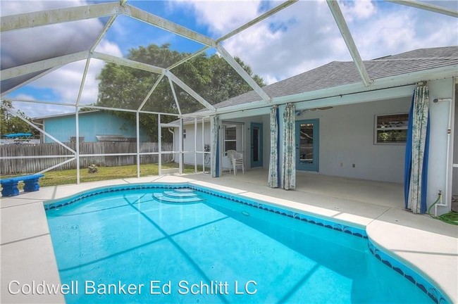 Building Photo - 3 br, 2 bath House - 821 Montrose Ave