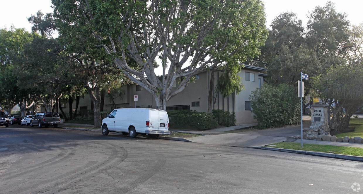 Building Photo - 6706 York Blvd