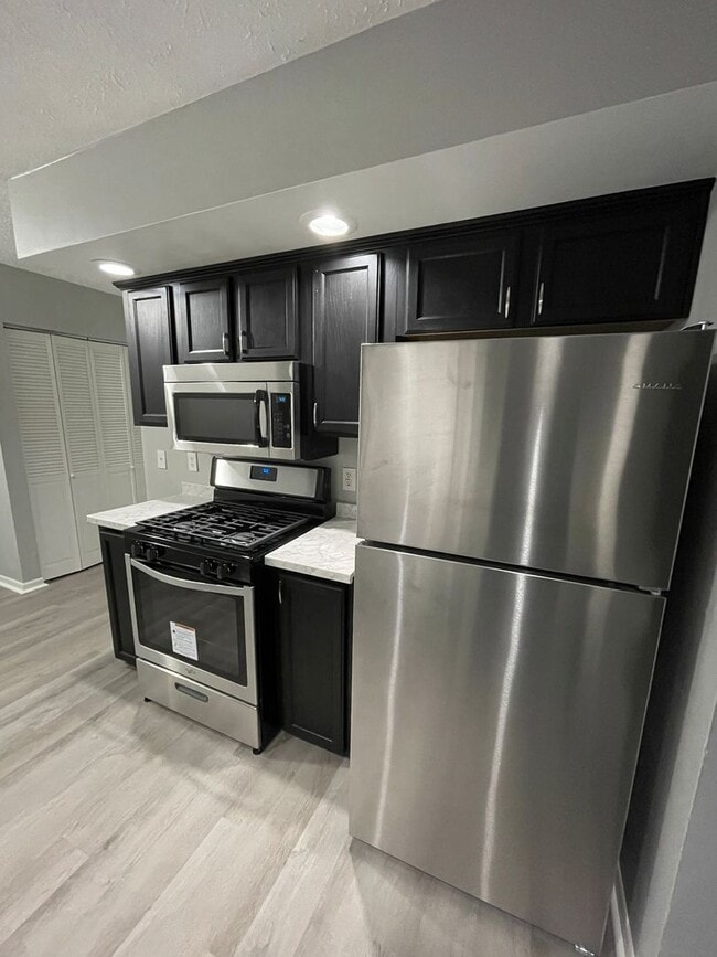 Foto del edificio - For Rent: 4-bedroom 2-bathroom single family home! Available February