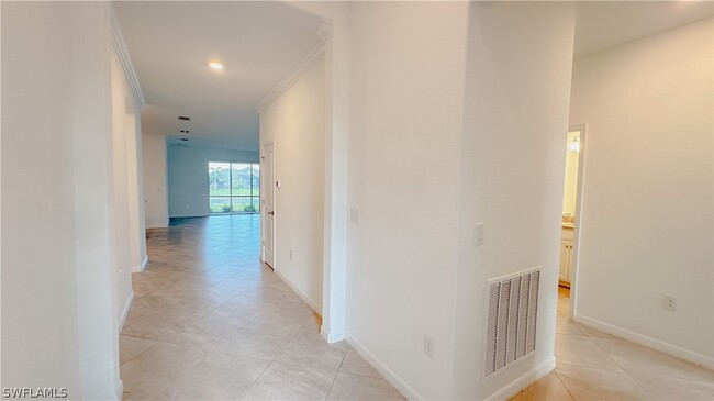 Foto del edificio - 2102 Hamlin St