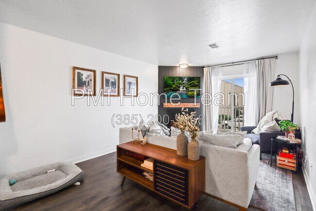 Building Photo - 5630 Meadow Ln