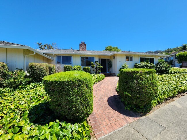 Building Photo - Serene 2 bedroom home in the San Mateo hills