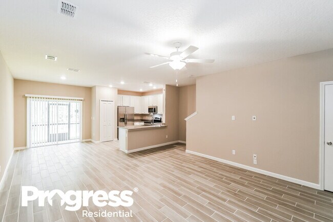 Foto del edificio - 675 Cherry Ridge Dr