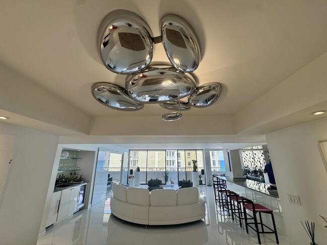 Building Photo - 5280 N Ocean Dr