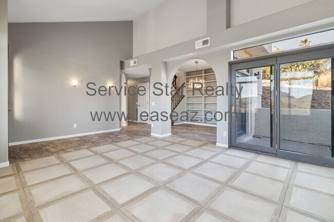 Building Photo - 11050 N Valley Dr