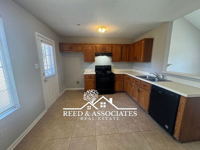 Foto del edificio - Raleigh Home Located in Quiet Neighborhood!