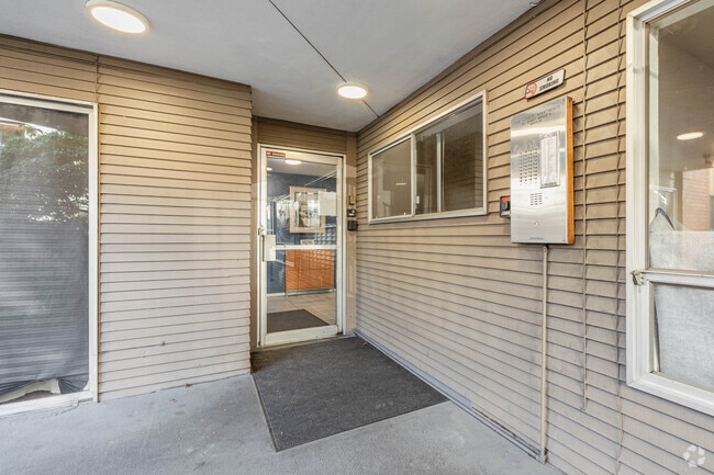 Building Photo - Lorelei Apartments