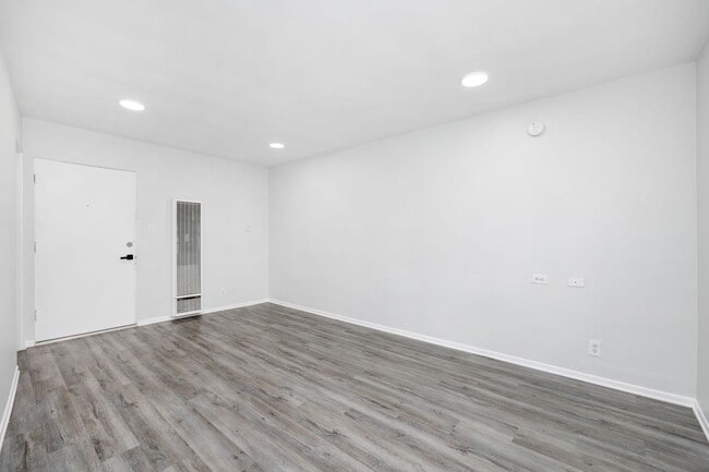 Interior Photo - 1253 Havenhurst Drive