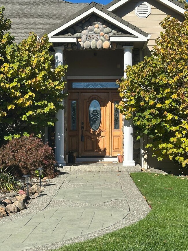 Foto del edificio - Amazing Price! Amazing Location!