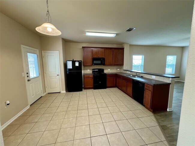 Building Photo - 3301 Stirrat St