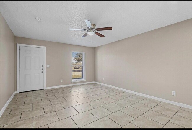 Foto del edificio - Spacious & Modernized Duplex Living in Southwest Fort Worth