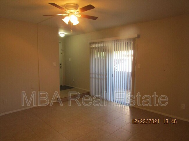 Foto del edificio - 828 S Hacienda Dr