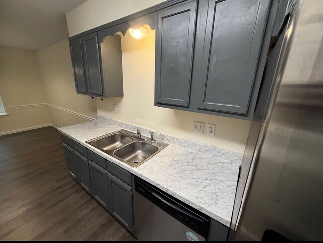 Foto del edificio - Beautifully updated 3-bedroom, 2.5-bathroom home