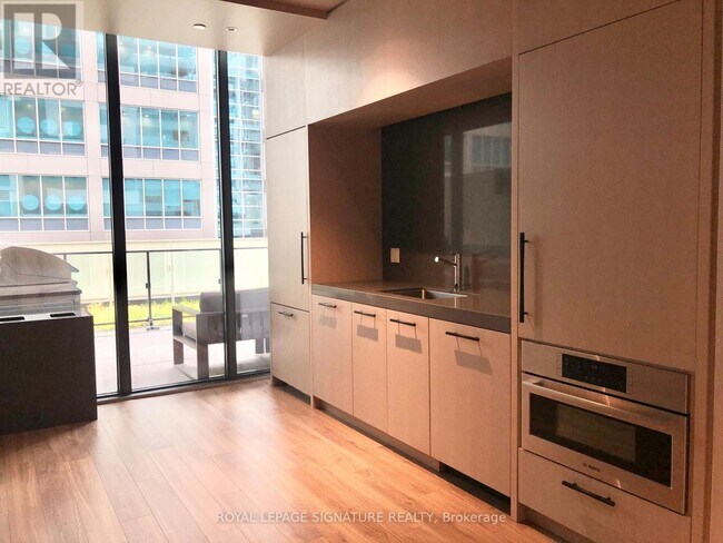 Photo du bâtiment - 25 Richmond St E