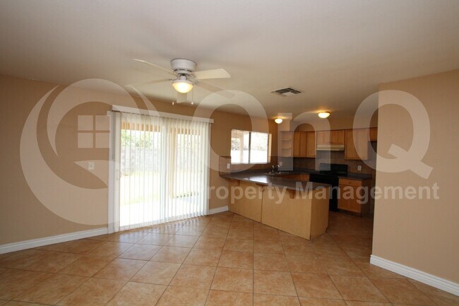 Building Photo - 5644 S 44th Pl