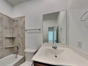 Building Photo - 502 Pecan Landing Ln