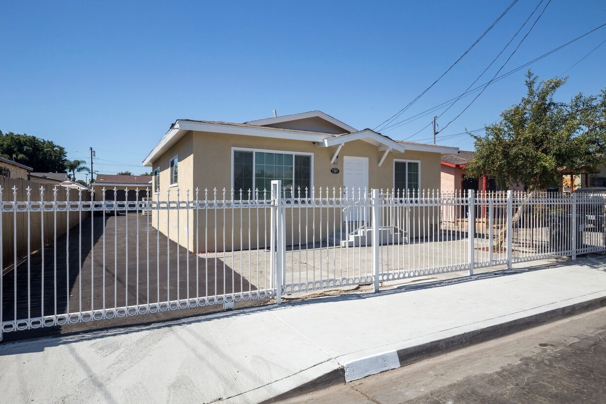 Foto principal - 7307 Elsie St