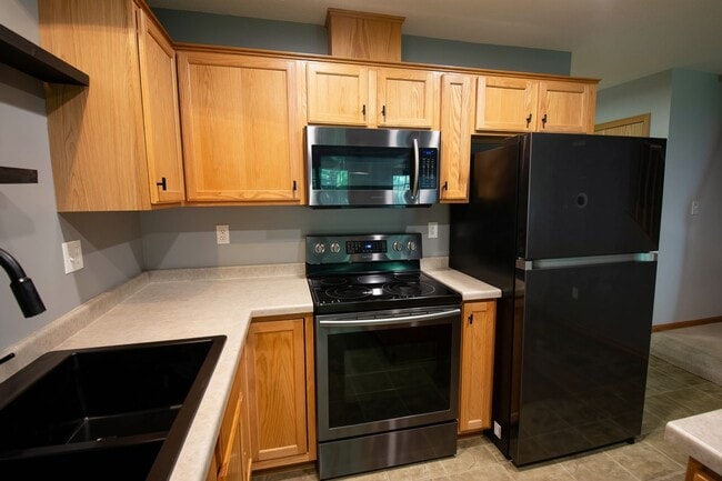 Building Photo - 3057 Venice Ln NW