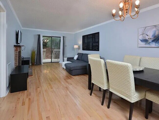 Foto del edificio - 124 Twisted Oak Pl