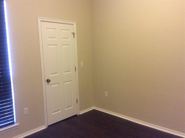 Building Photo - 605 Kelsi Dr