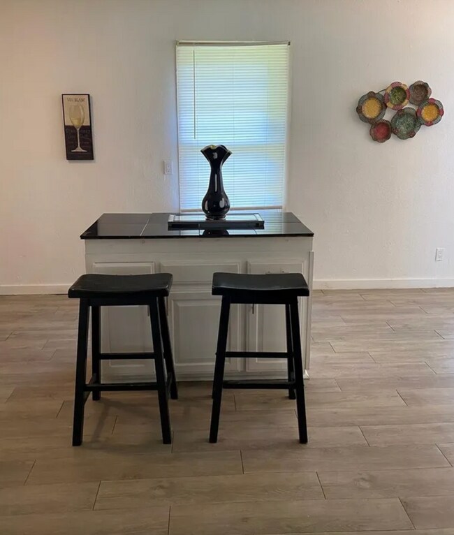 Foto del edificio - 4177 Doyle Ln