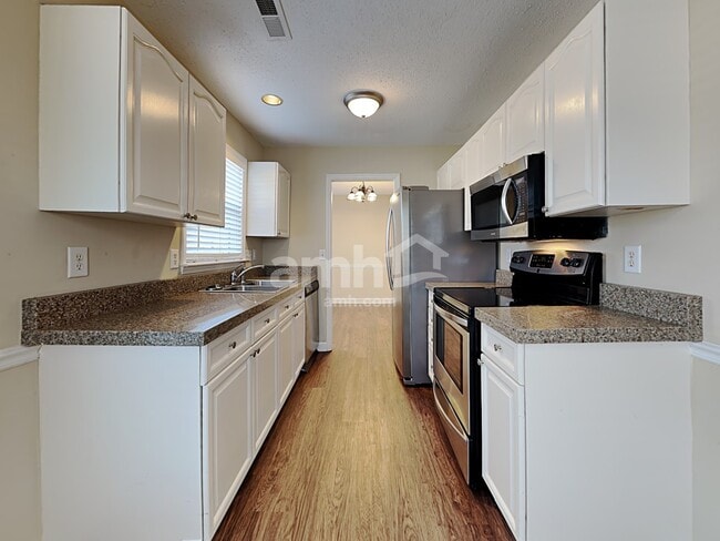 Building Photo - 1605 Glenn Meade Dr