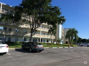 Building Photo - 3063 Ainslie Dr
