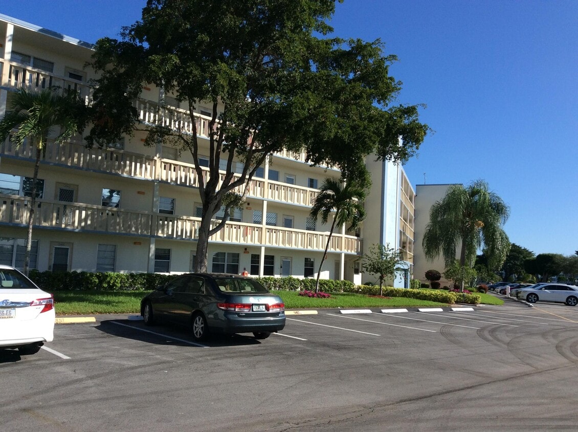 Photo - 3063 Ainslie Dr-